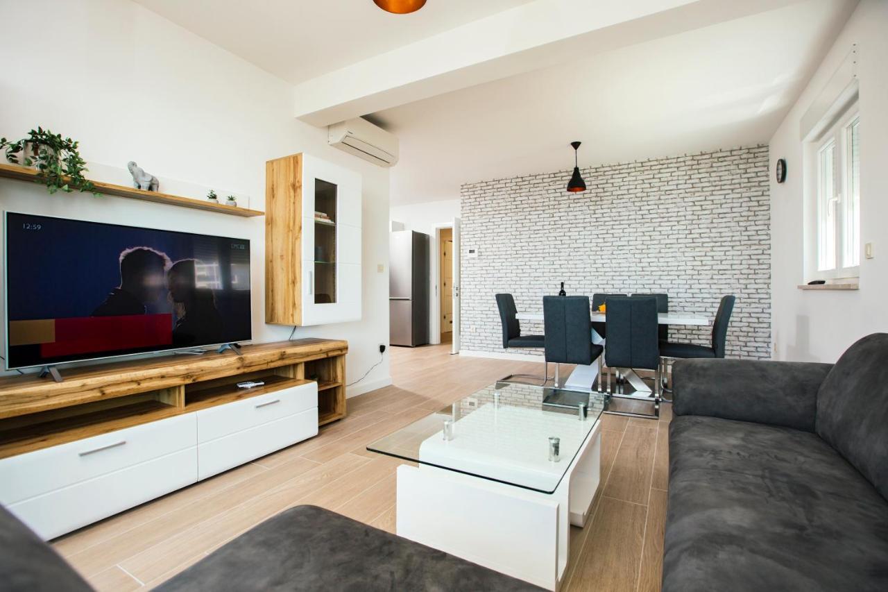 Апартаменты Apartman Magdalena Макарска Экстерьер фото